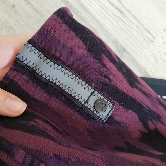 Lululemon Vinyasa Infinity Circle Scarf Fleece Lined Snap - Picture 5 of 6